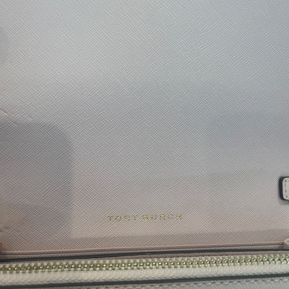 TORY BURCH *USED ONCE* Emerson Chain wallet crossbody in pink & gold hardware - Picture 3 of 12